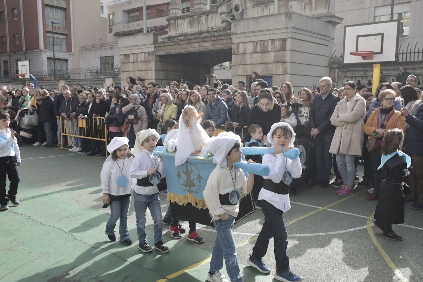 Fotografías de la Semana Santa infantil en el Colegio Lourdes