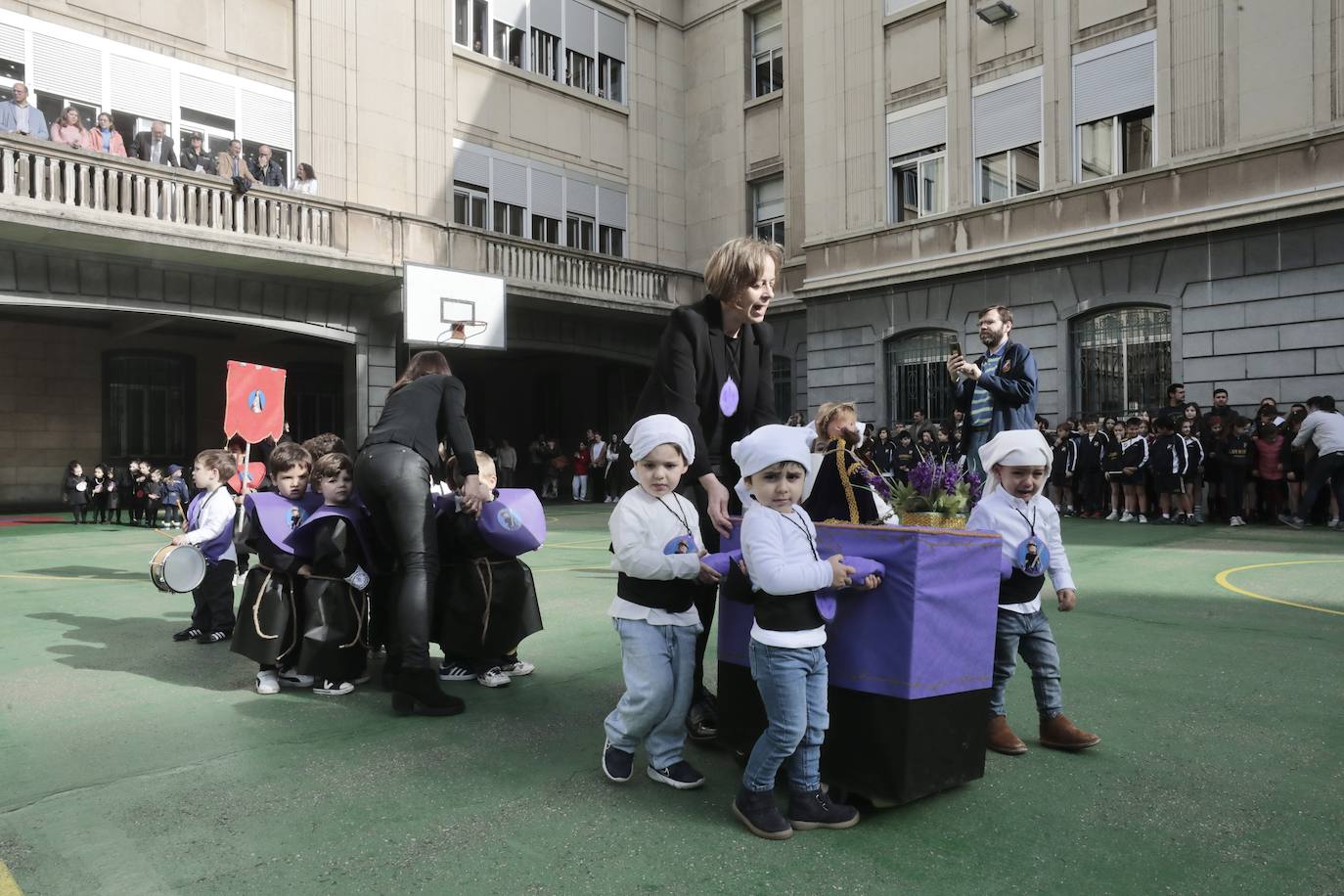 Fotografías de la Semana Santa infantil en el Colegio Lourdes