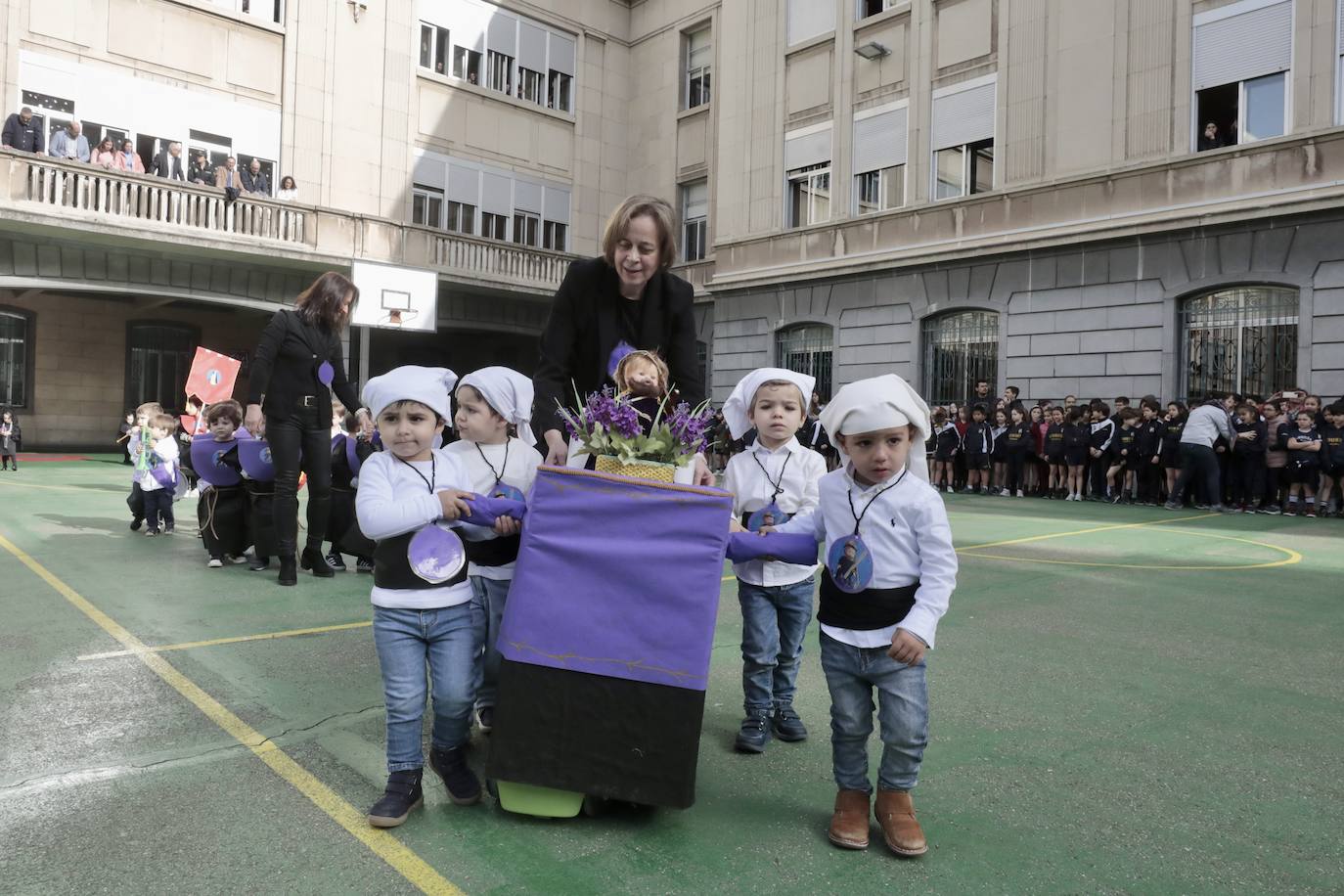 Fotografías de la Semana Santa infantil en el Colegio Lourdes