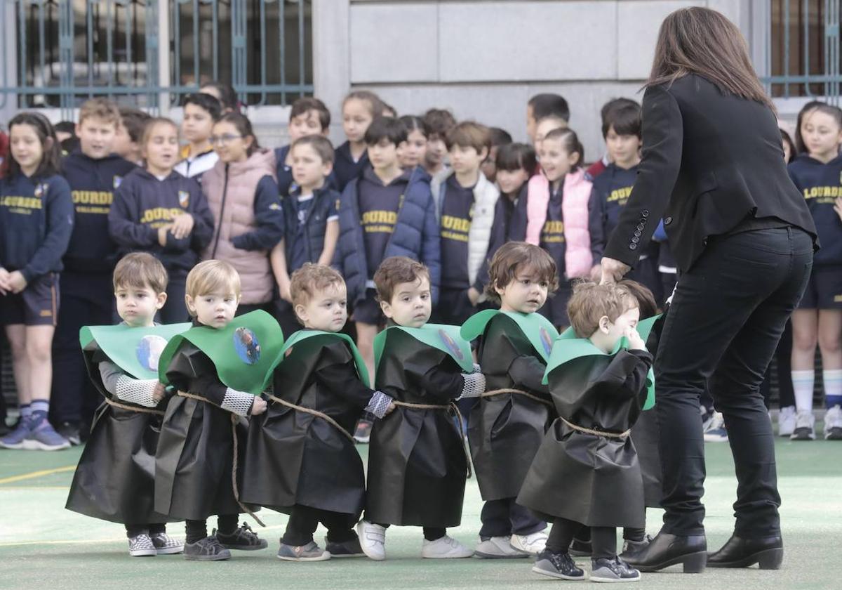Fotografías de la Semana Santa infantil en el Colegio Lourdes