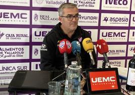 Paco García, en la rueda de prensa previa al choque con el Melilla, este miércoles.