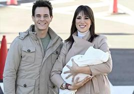 Patricia Pardo con Christian Gálvez y su hijo Luca.