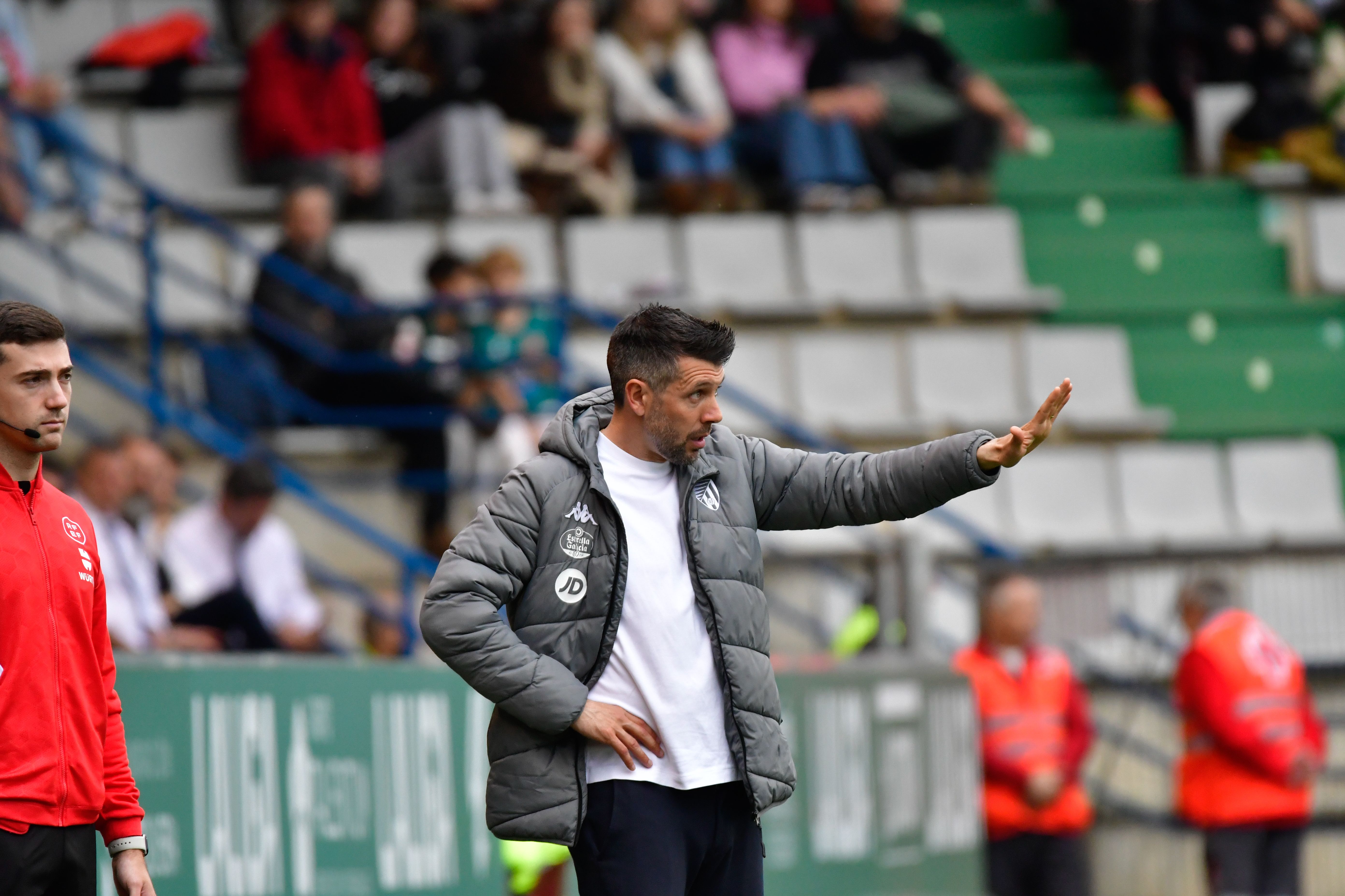 Paulo Pezzolano, en el choque en Ferrol el pasado domingo.