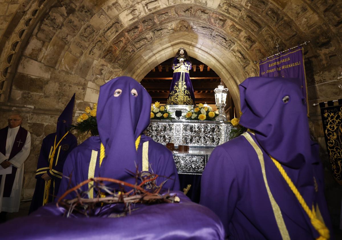 Jesús de Medinaceli abandona San Miguel.