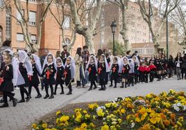 Los escolares vallisoletanos se convierten en cofrades antes del inicio de la Semana Santa