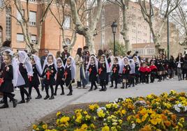 Niños desde infantil a 4º de ESO participaron en esta solemne procesión educativa