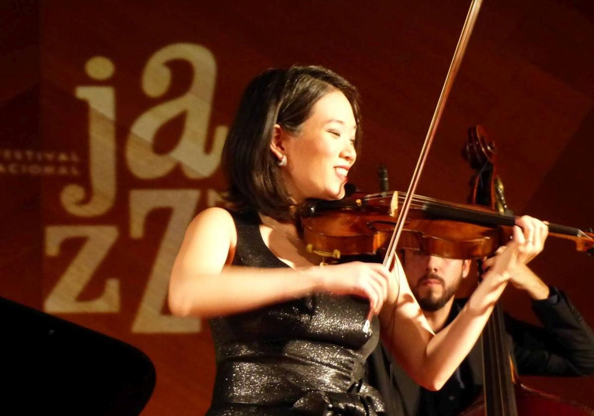 Maureen Choi durante un concierto.