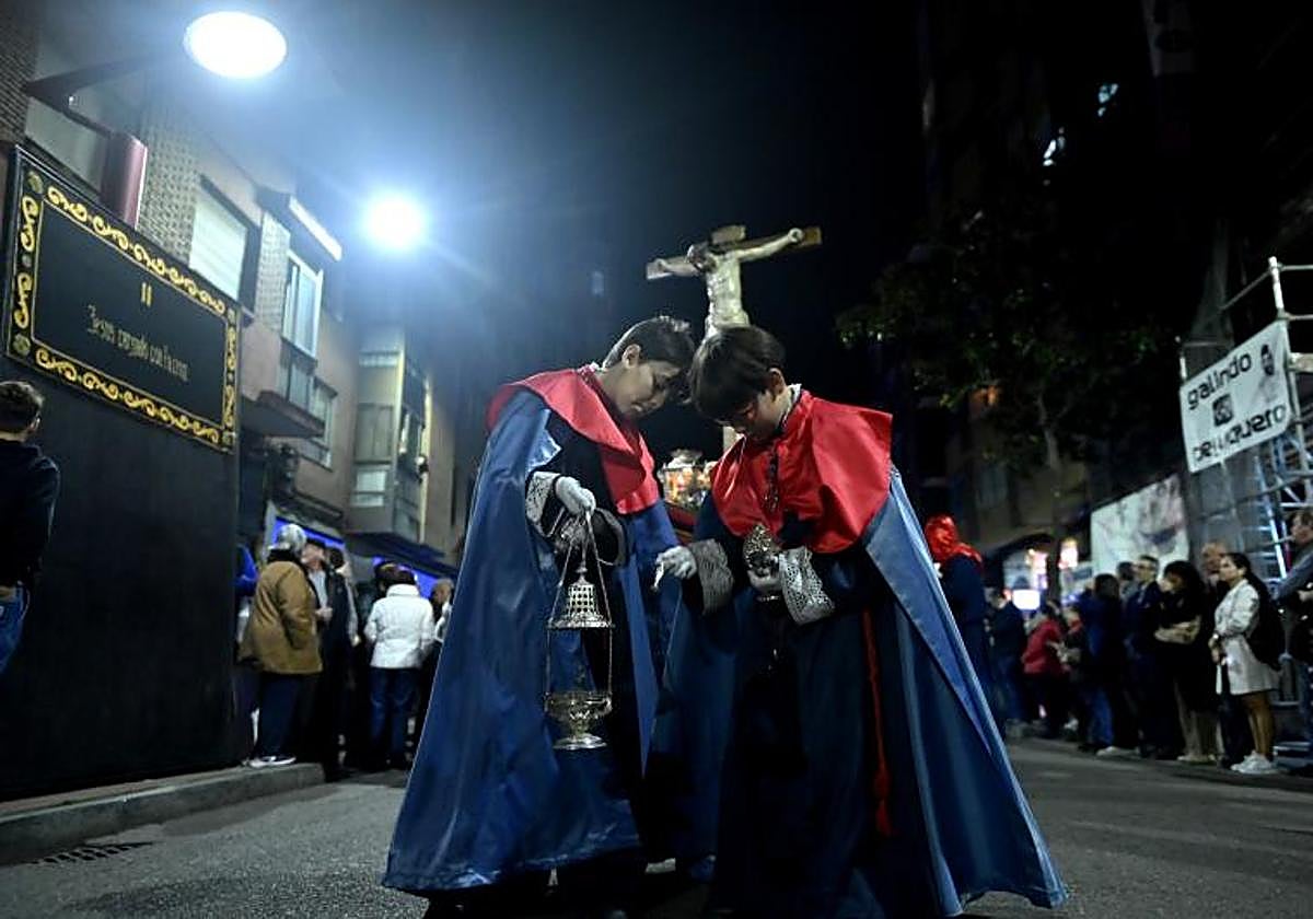 Un momento de la procesión de este viernes por la noche.