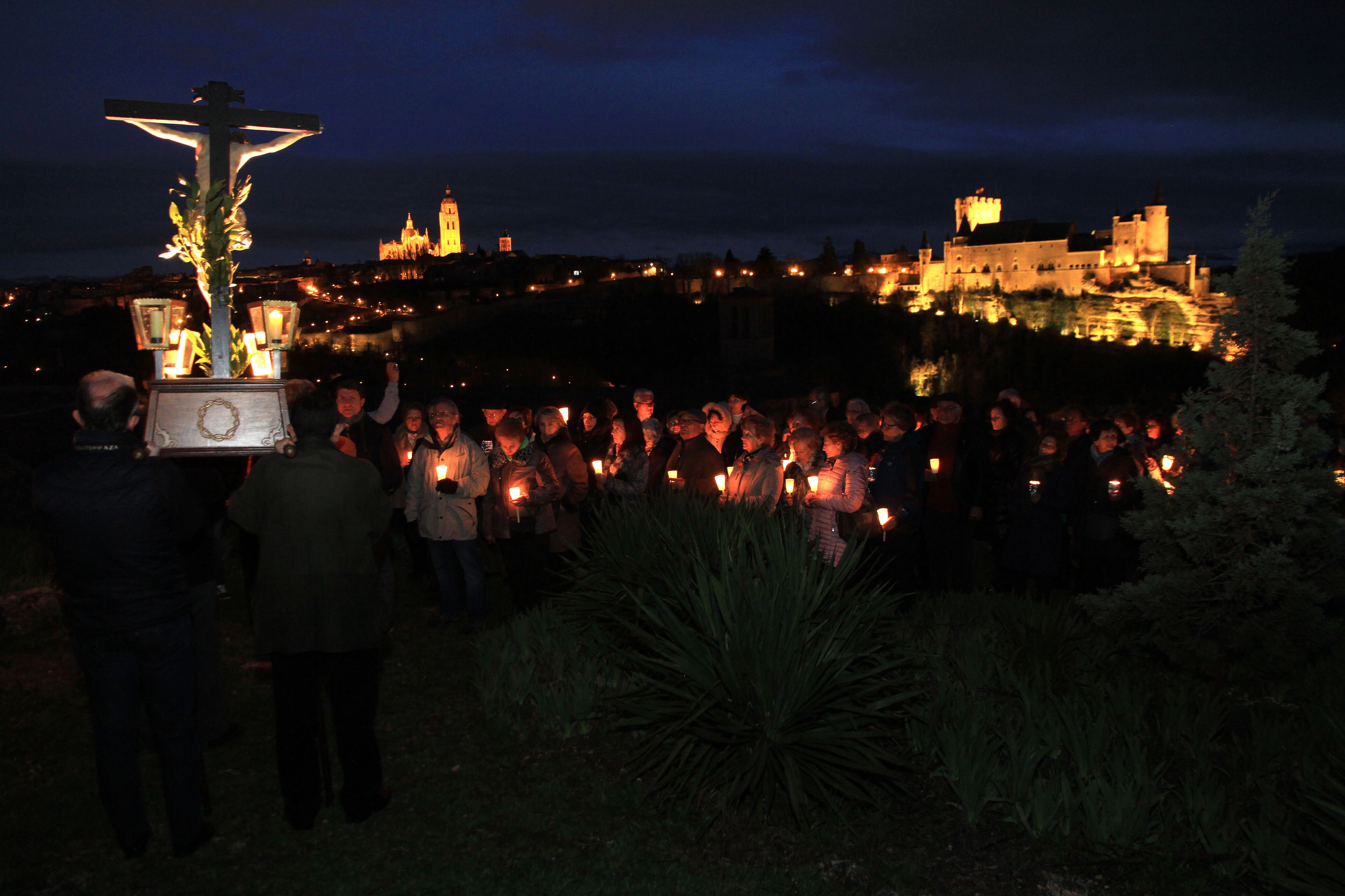 Vía Crucis de los Padres Carmelitas.