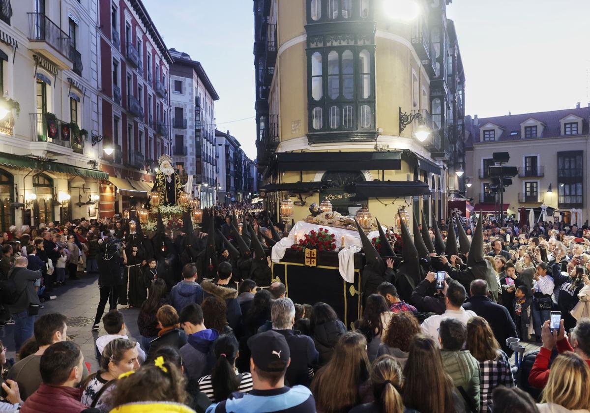 Procesión de Humildad y Penitencia a su llegada a la catedral, el pasado año.