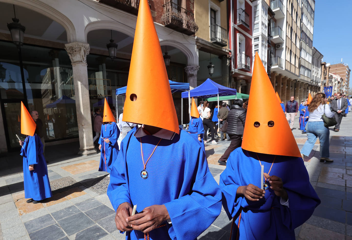 Procesión de los alumnos del colegio Divino Maestro