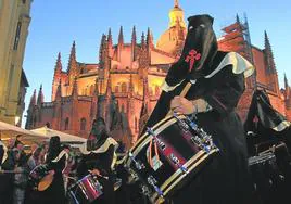 Procesión en la Semana Santa de Segovia.