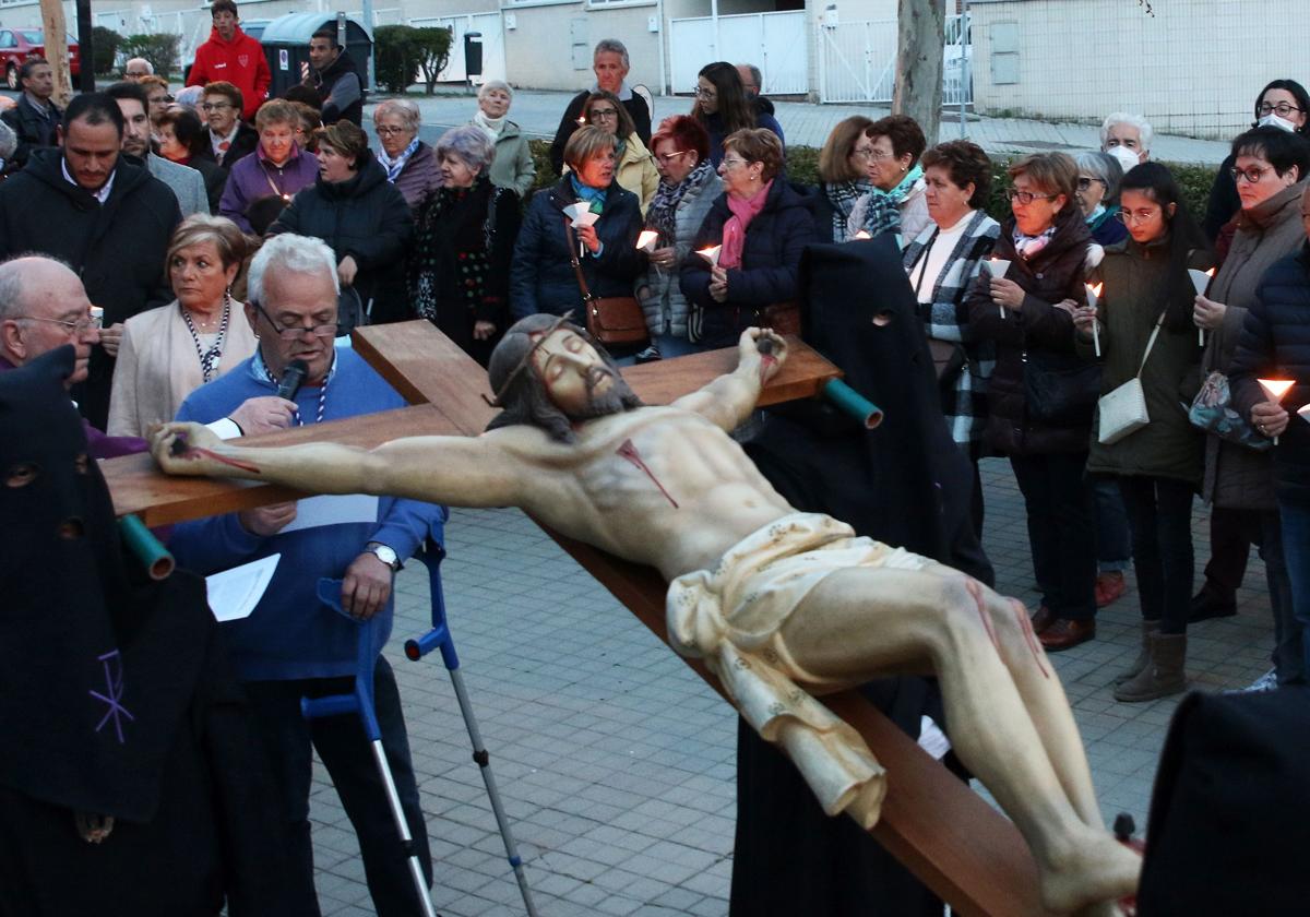 Vía Crucis por el barrio de Nueva Segovia.