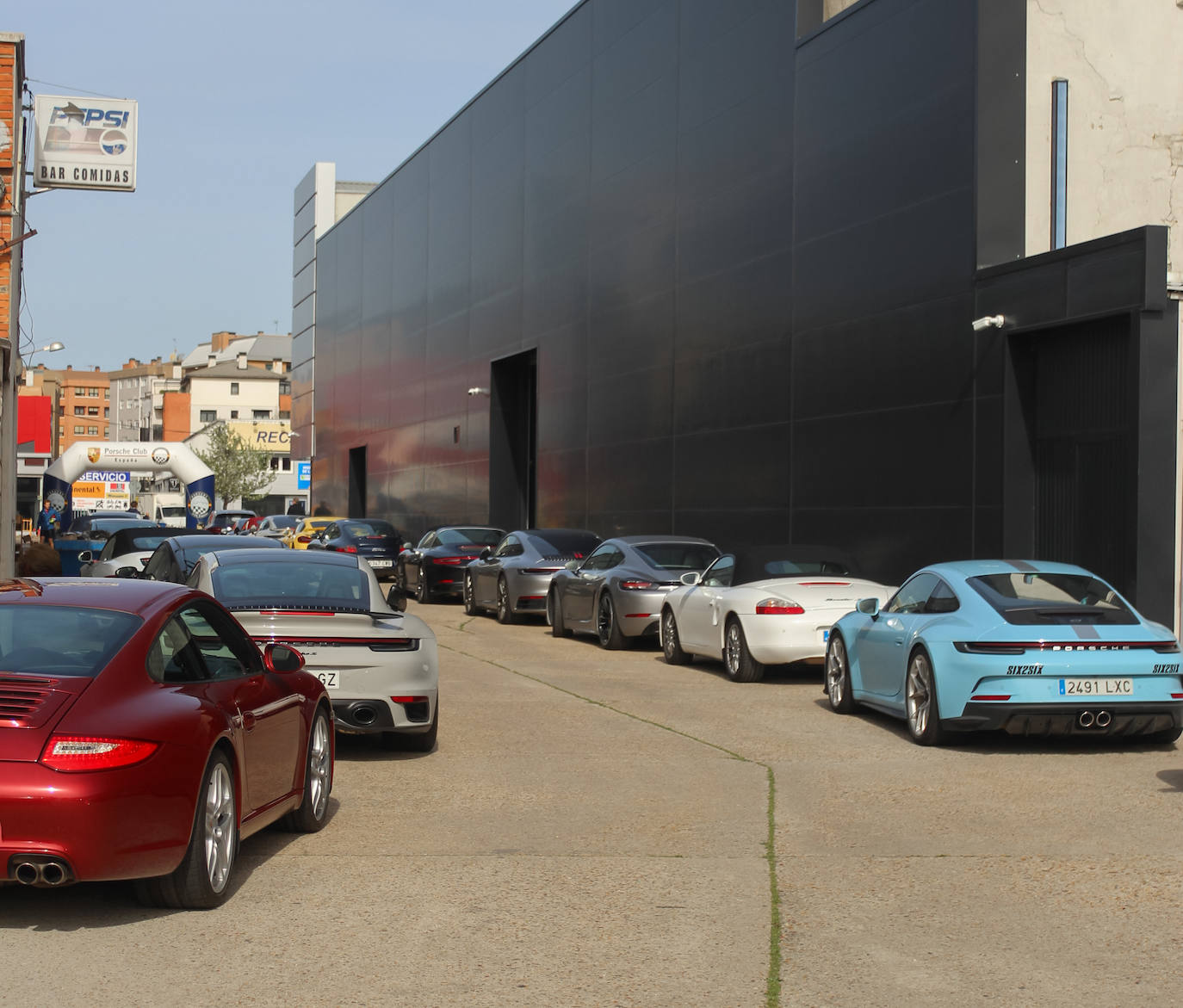 Fotografías de la concentración de automóviles Porsche en Valladolid