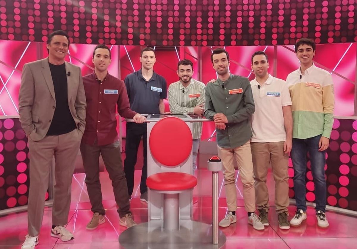 Los 'Cuatri' segovianos, junto a Ion Aramendi y los Mozos de Arousa.