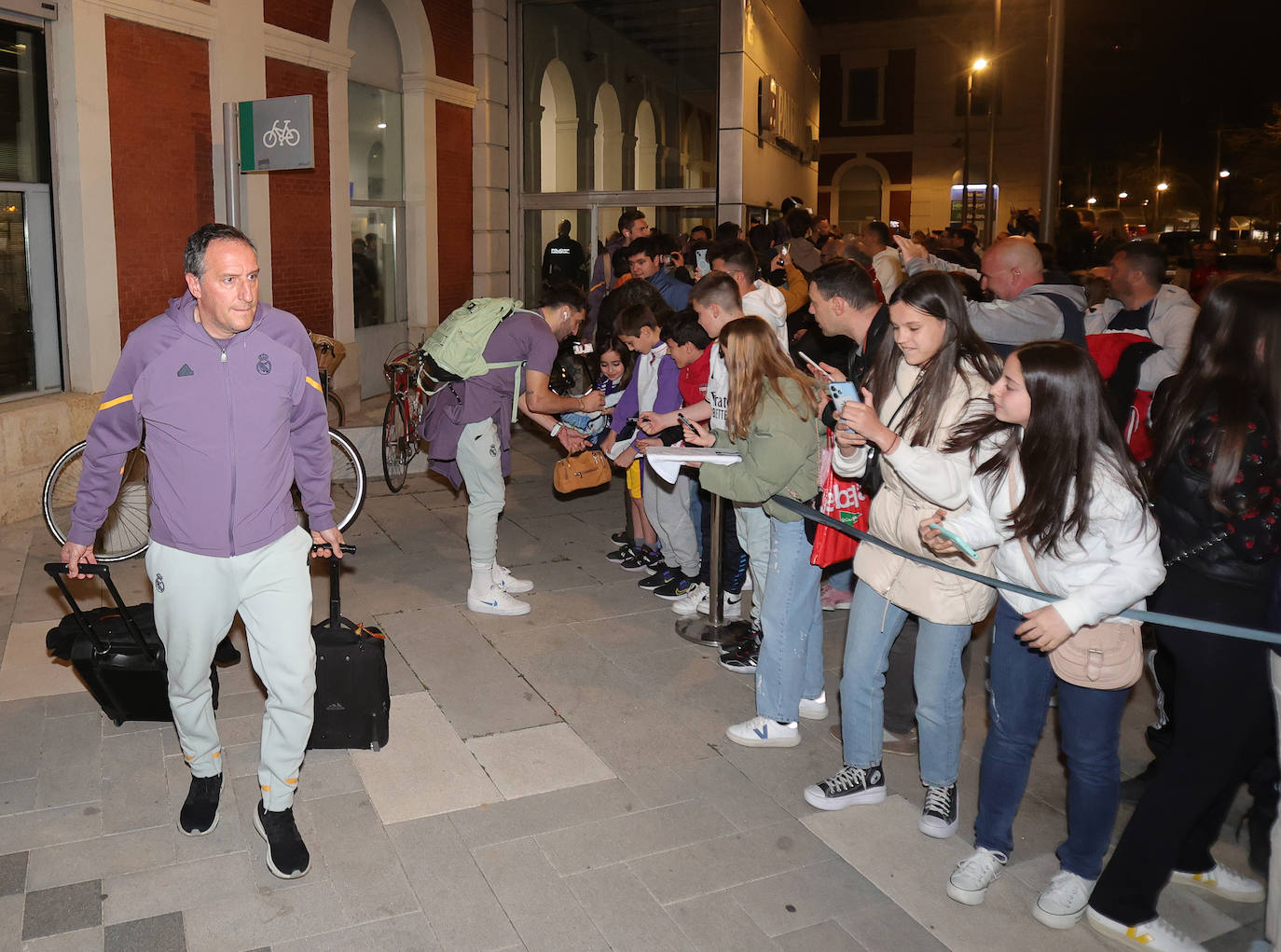 Expectación en Palencia a la llegada del Real Madrid