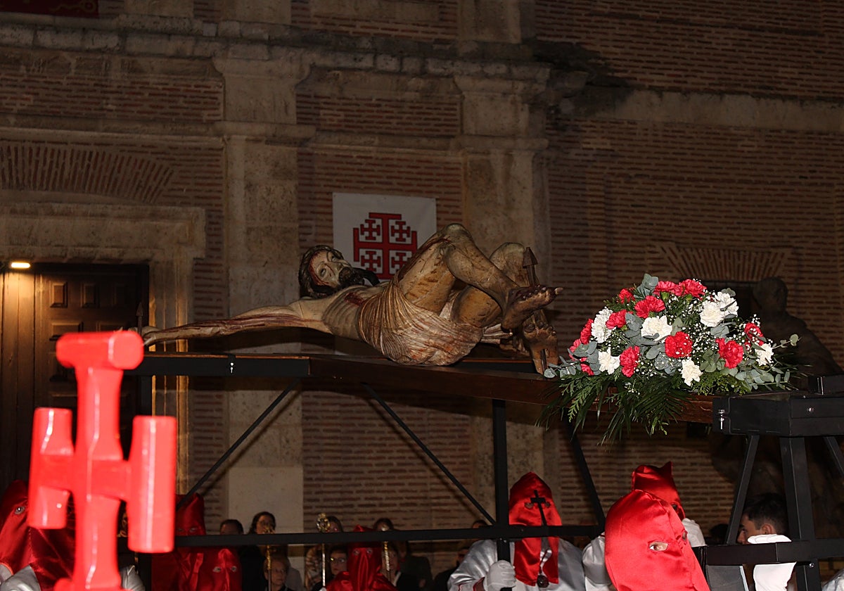 El Cristo del Amor procesiona en la Meditación de las Siete Palabras de Medina del Campo