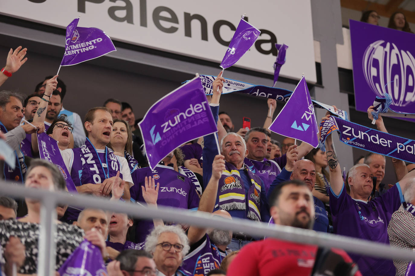 Así animó la afición palentina al Zunder ante el Real Madrid