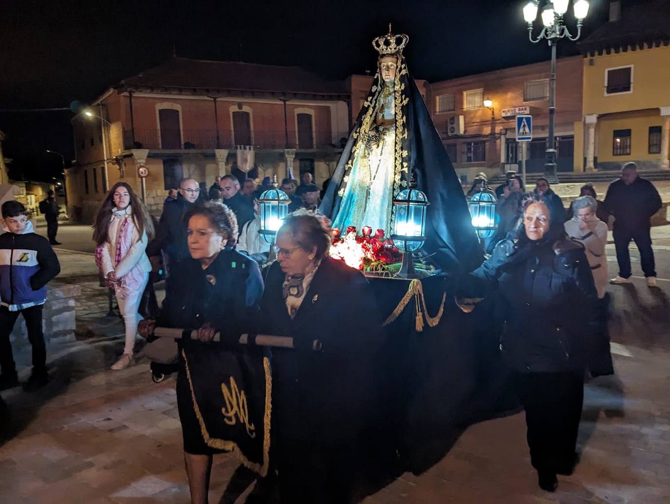 Las imágenes de la procesión del Rosario de Dolor en Torrelobatón