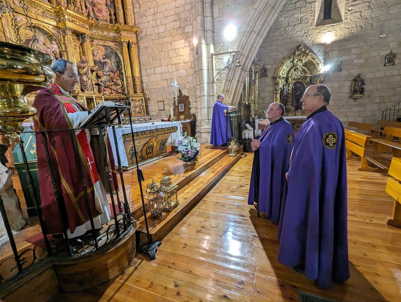 Las imágenes de la procesión del Rosario de Dolor en Torrelobatón