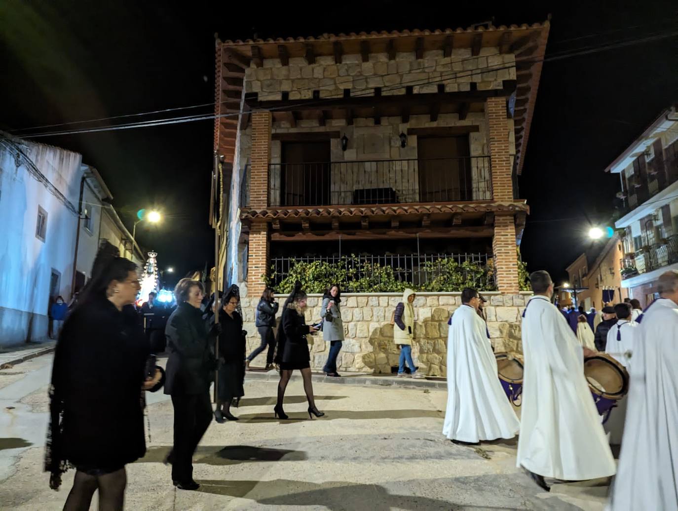 Las imágenes de la procesión del Rosario de Dolor en Torrelobatón