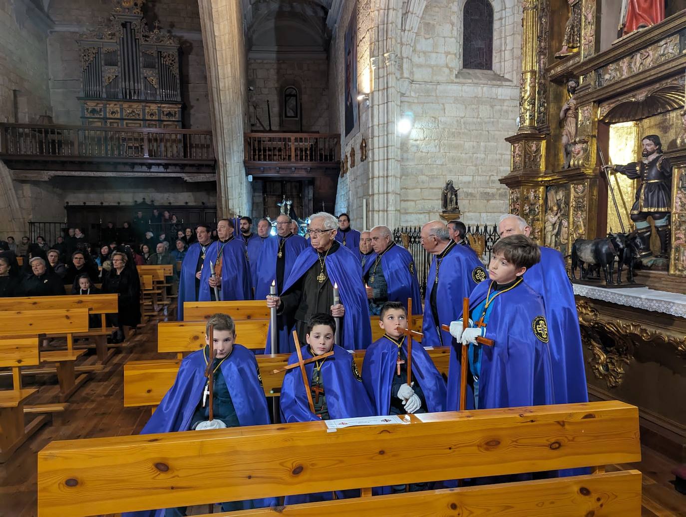 Las imágenes de la procesión del Rosario de Dolor en Torrelobatón