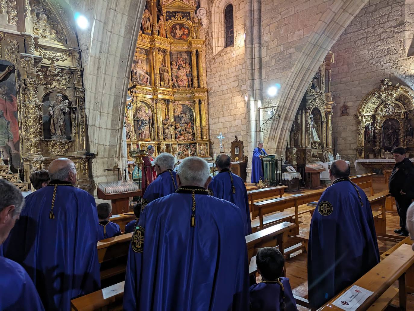 Las imágenes de la procesión del Rosario de Dolor en Torrelobatón