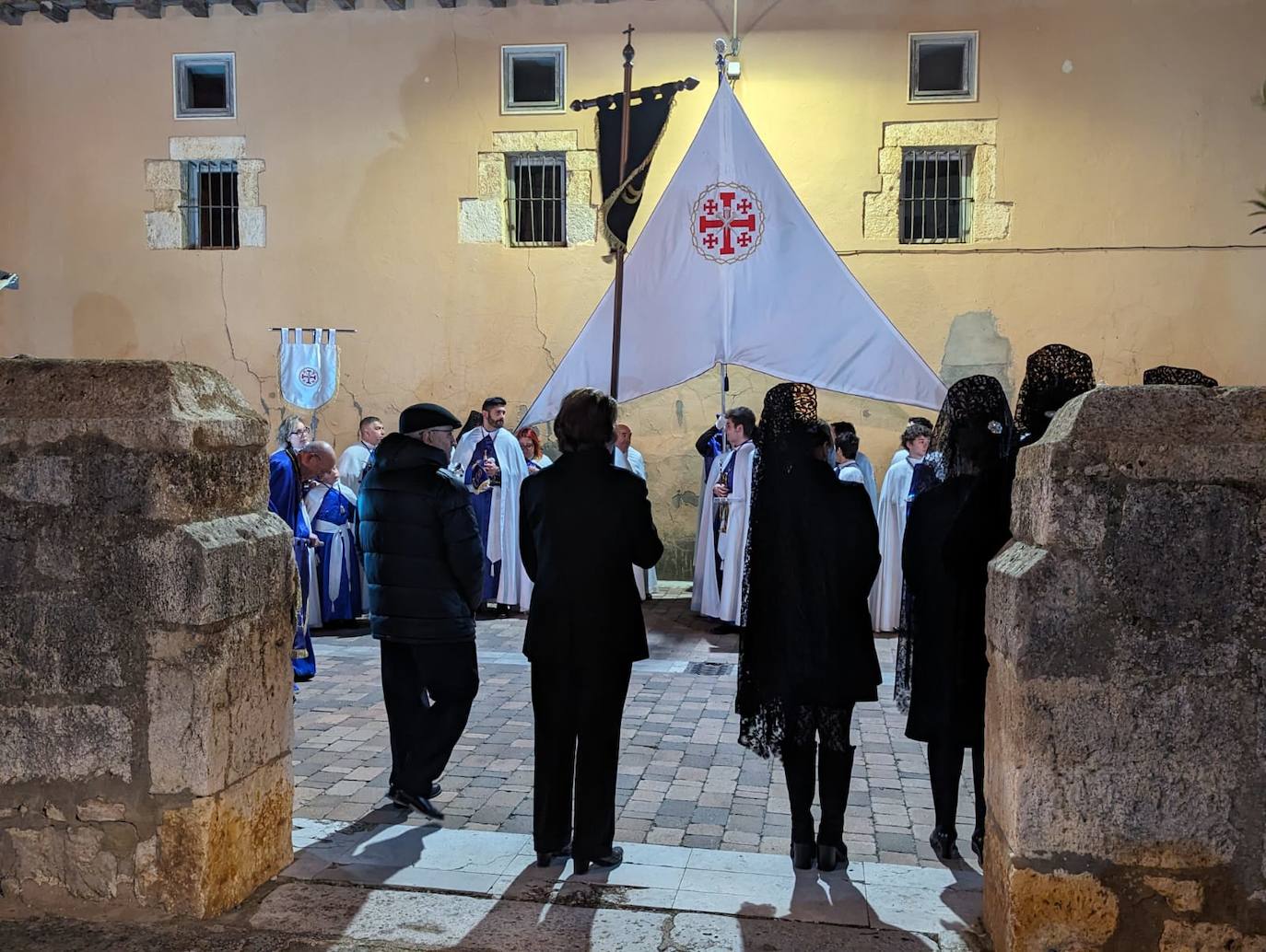 Las imágenes de la procesión del Rosario de Dolor en Torrelobatón