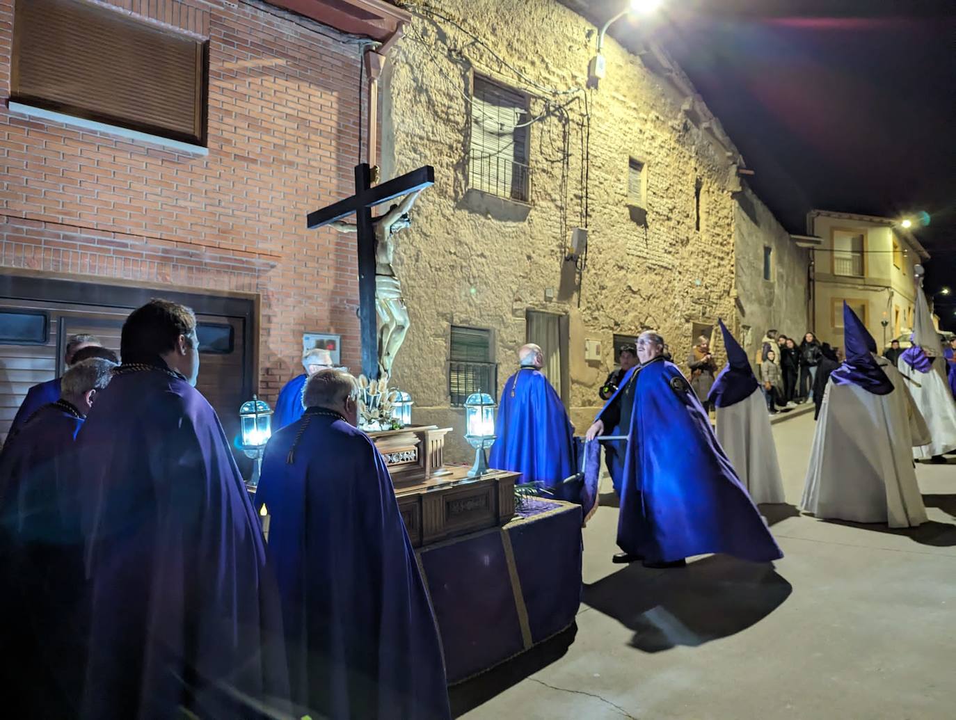 Las imágenes de la procesión del Rosario de Dolor en Torrelobatón