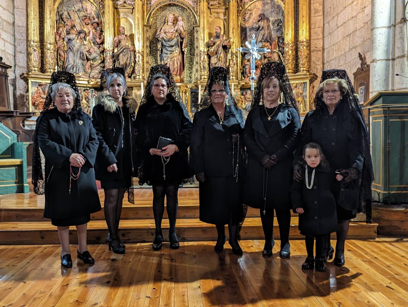 Las imágenes de la procesión del Rosario de Dolor en Torrelobatón