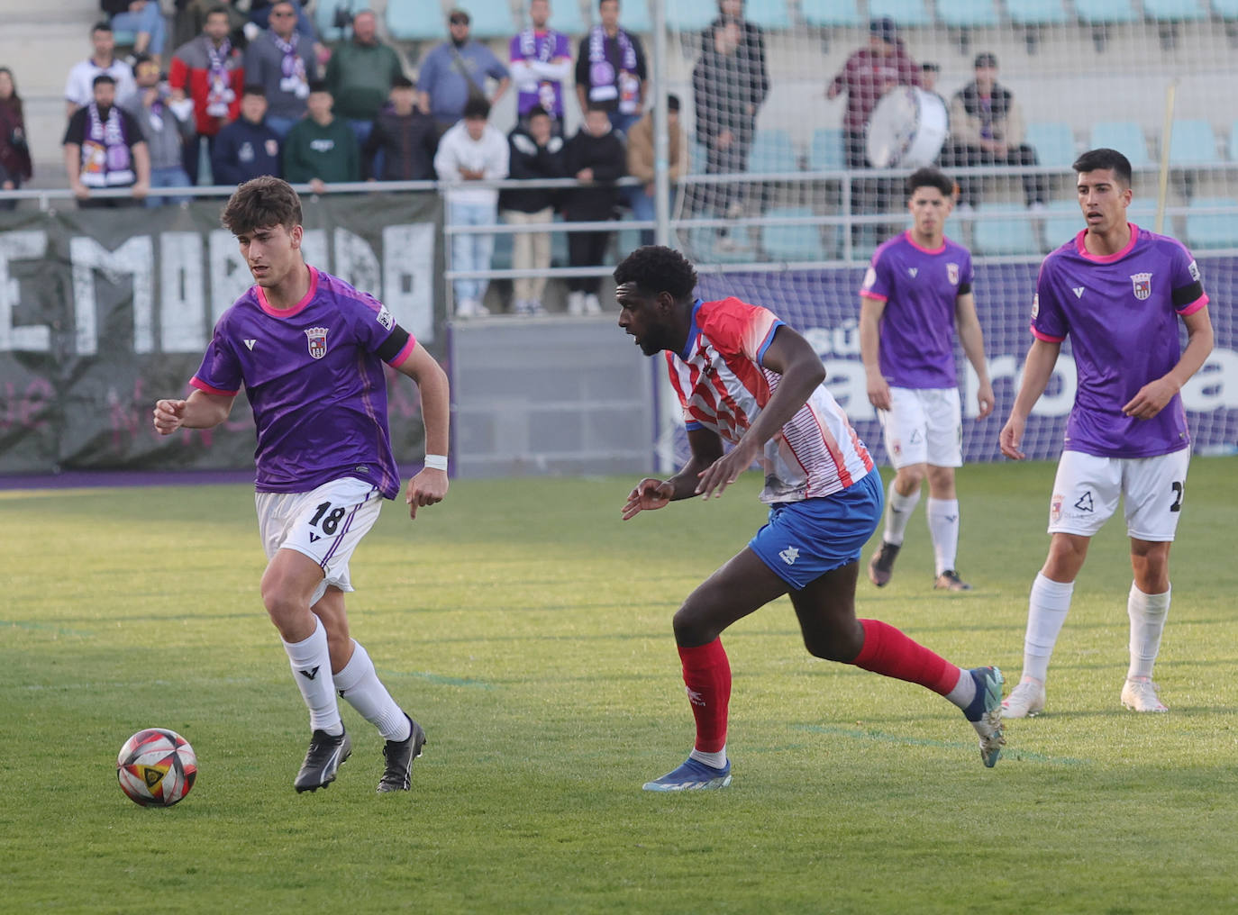 El Palencia CF se impone por la mínima al Bembibre