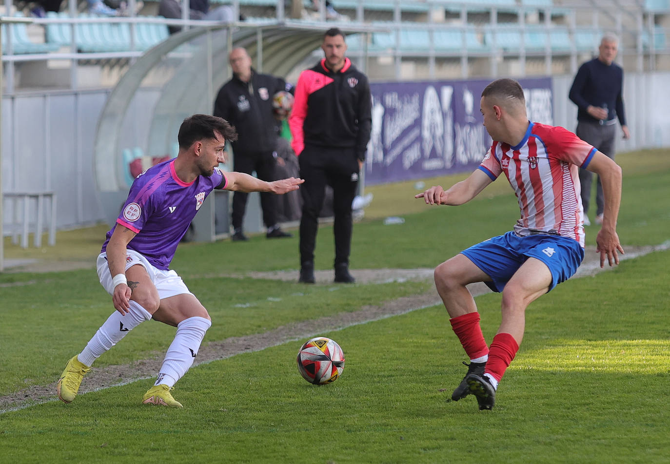 El Palencia CF se impone por la mínima al Bembibre