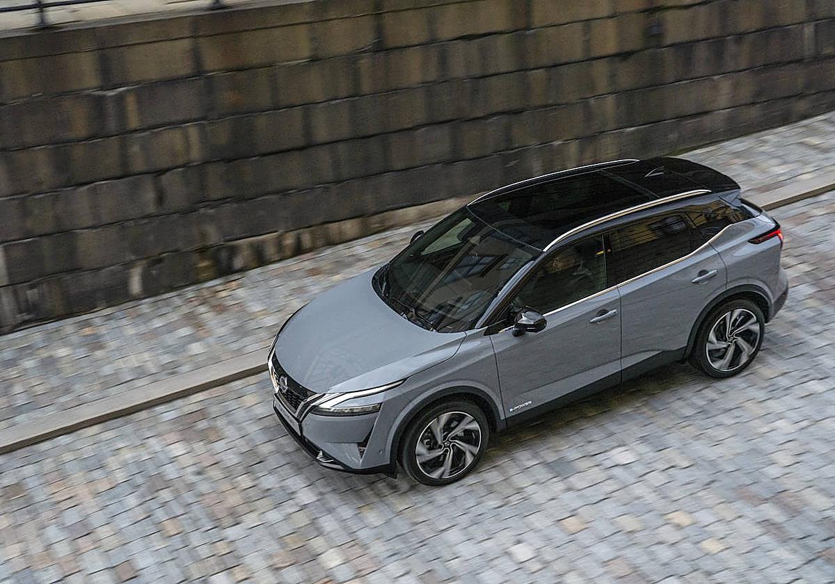 El Qashqai ofrece a los conductores una sensación dominante de su entorno con una gran visibilidad delantera, lateral y trasera.