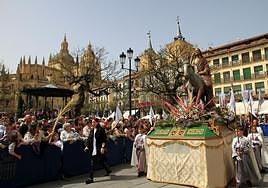 Procesión de las Palmas por el centro de Segovia