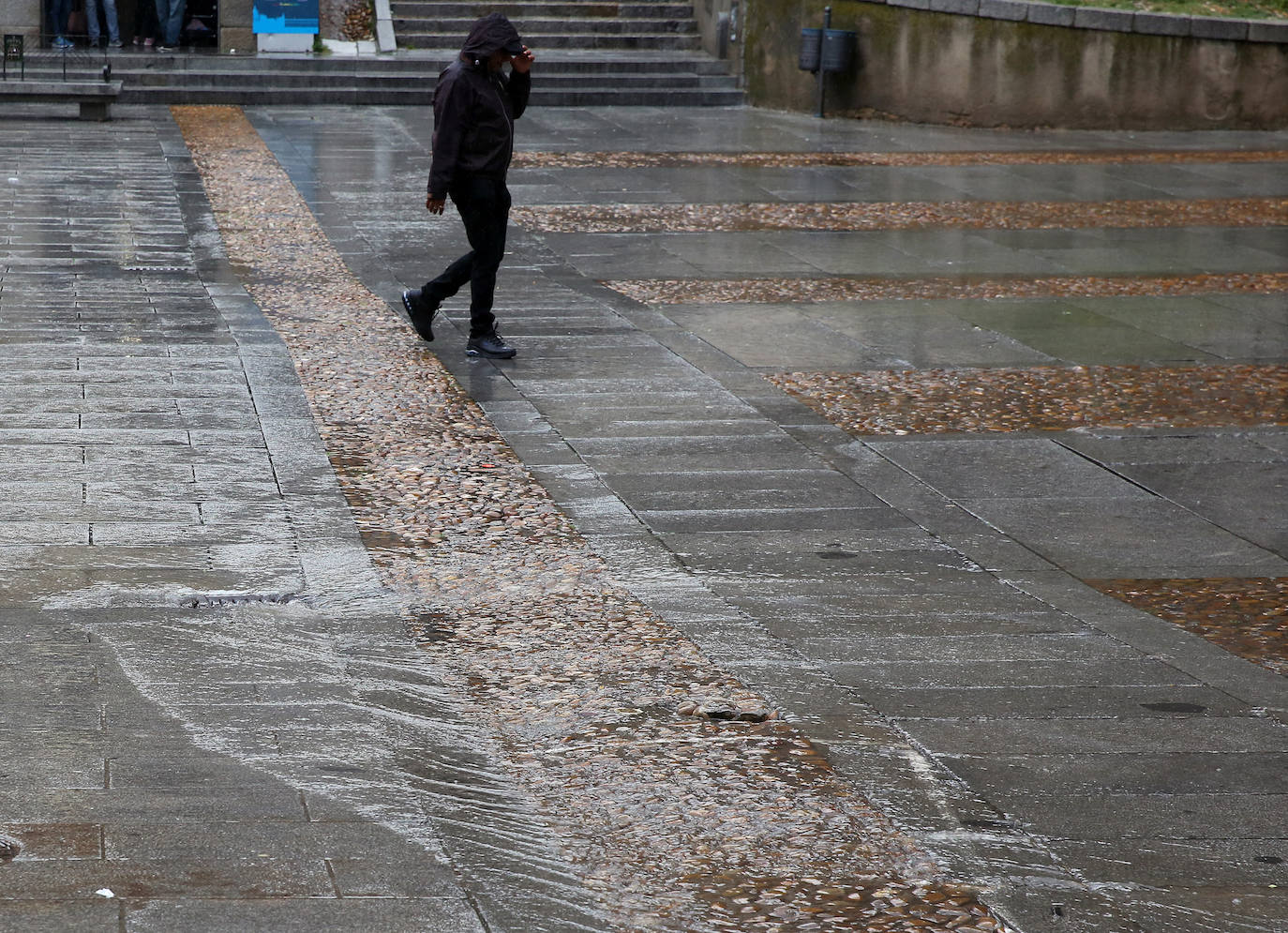 La primera tormenta de la primavera en Segovia, en imágenes