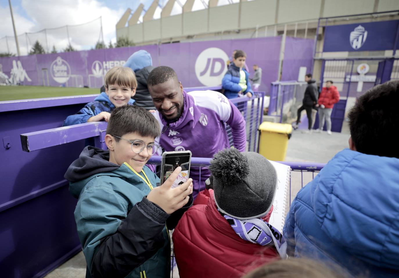 Las imágenes del entrenamiento a puerta abierta del Real Valladolid