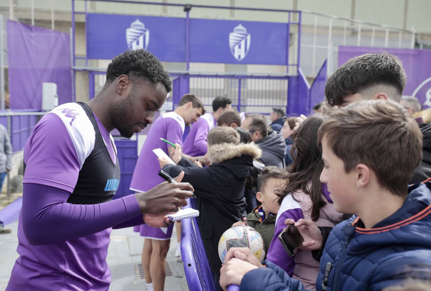 Las imágenes del entrenamiento a puerta abierta del Real Valladolid