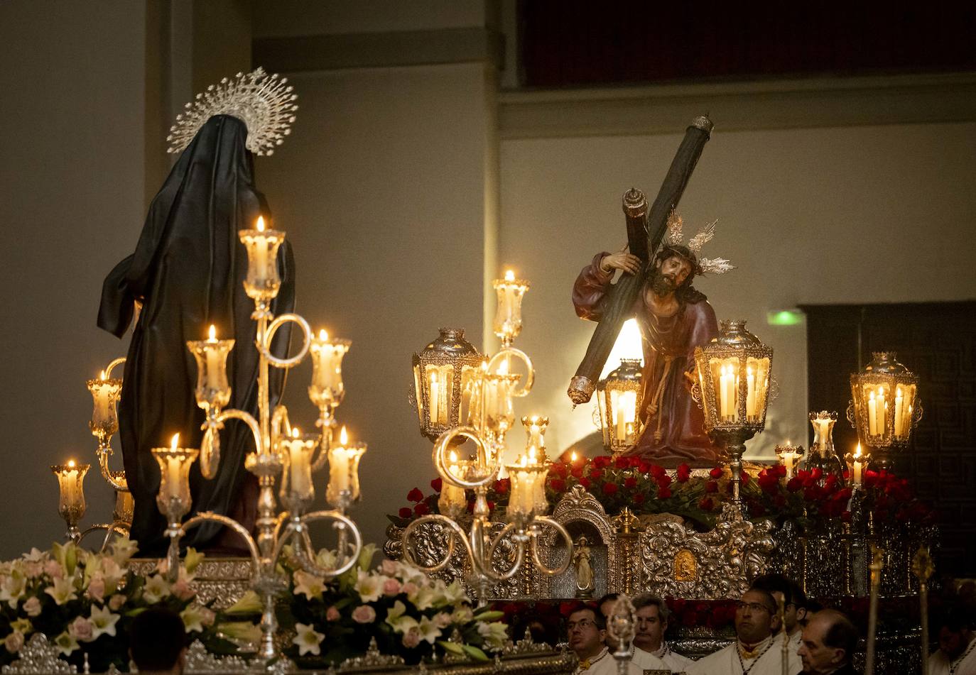 Las lágrimas de los cofrades por la suspensión de la procesión del Encuentro