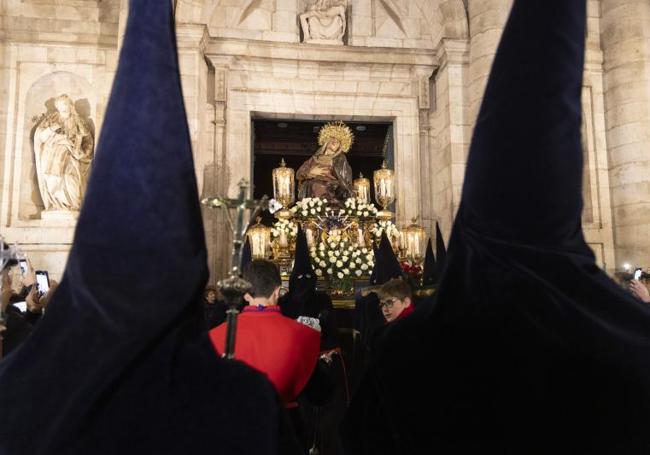 La VIrgen de las Angustias, en su breve salida.