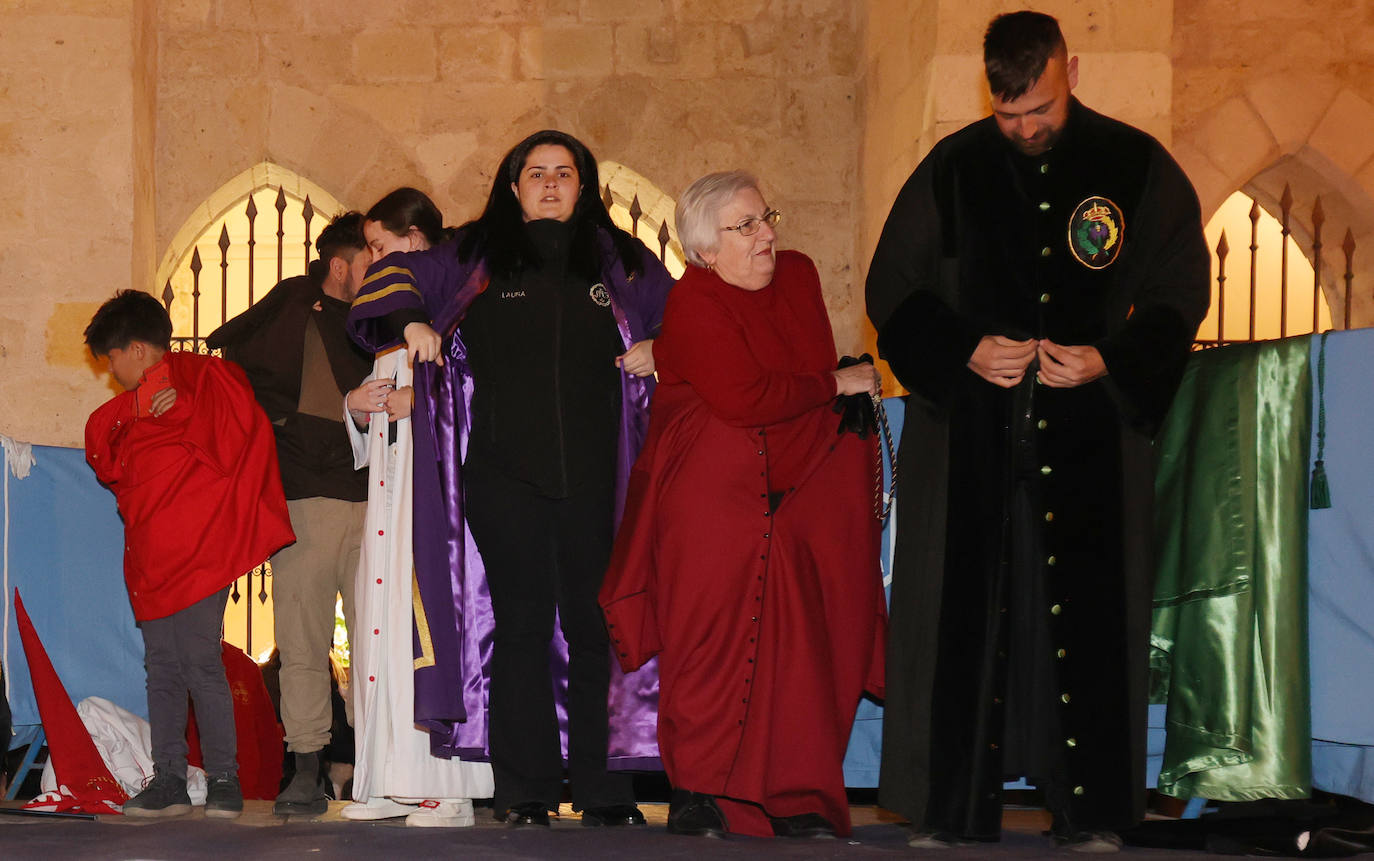 El acto de la vestición del Lunes Santo