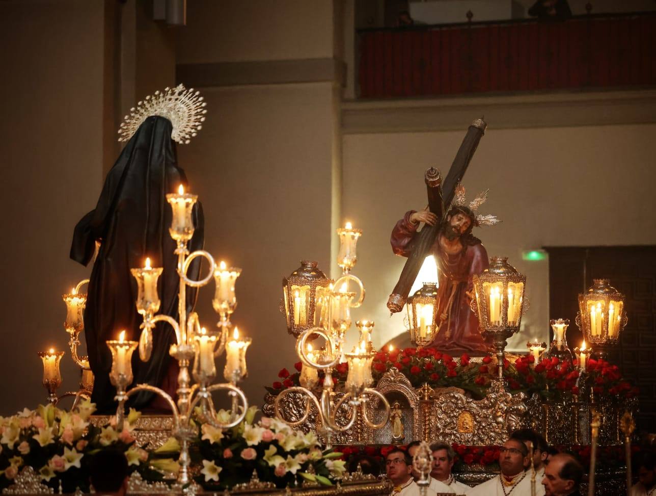 Las lágrimas de los cofrades por la suspensión de la procesión del Encuentro