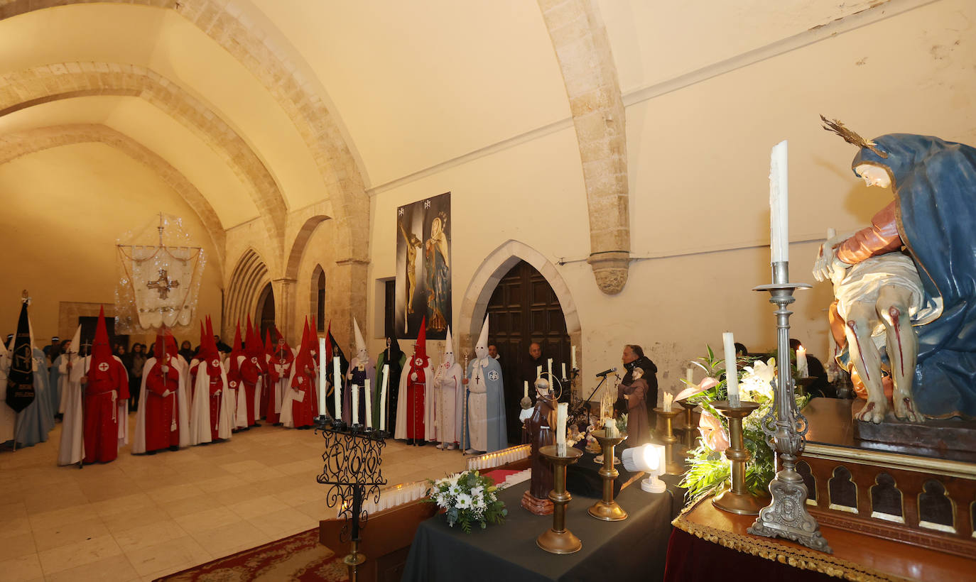 La lluvia desluce la celebración del Miércoles Santo