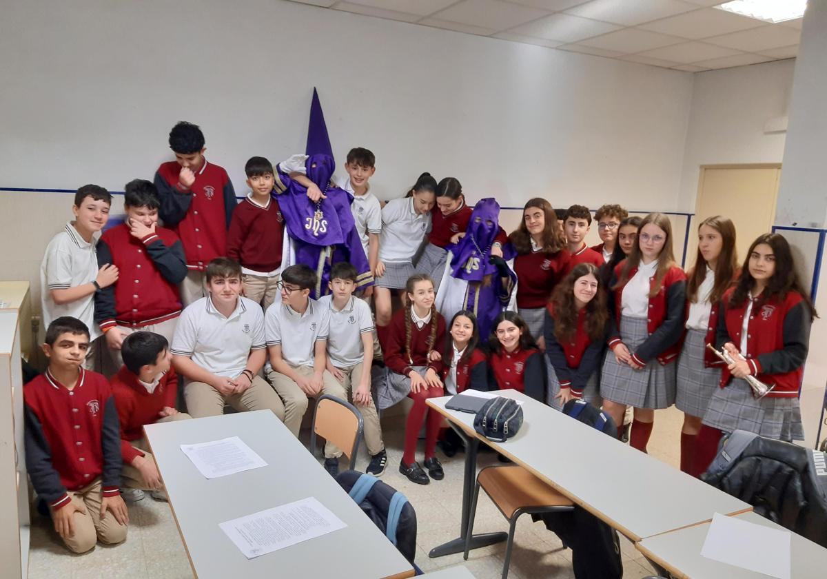 Los nazarenos de Baltanás presentan su Semana Santa en Getafe