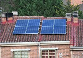 Placas solares en una vivienda.