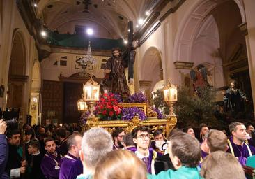 Una tromba de agua cala a los nazarenos y obliga también a cancelar la del Cristo de las Mercedes