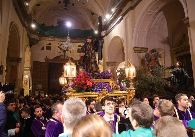 El Nazareno en la Vera Cruz y la lluvia que ha hecho que la procesión tuviera que suspenderse.