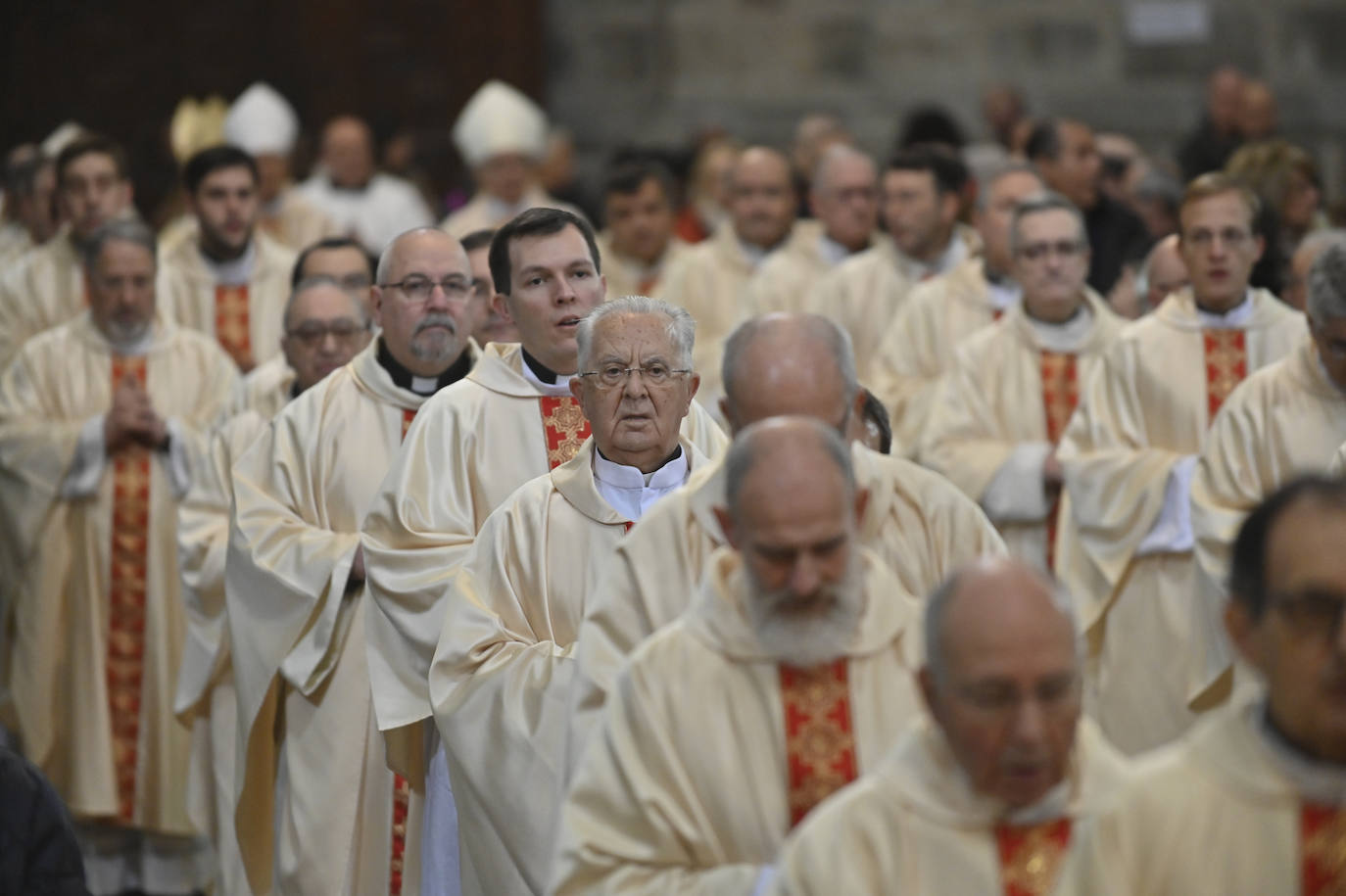 Las imágenes de la misa crismal de Jueves Santo en Valladolid