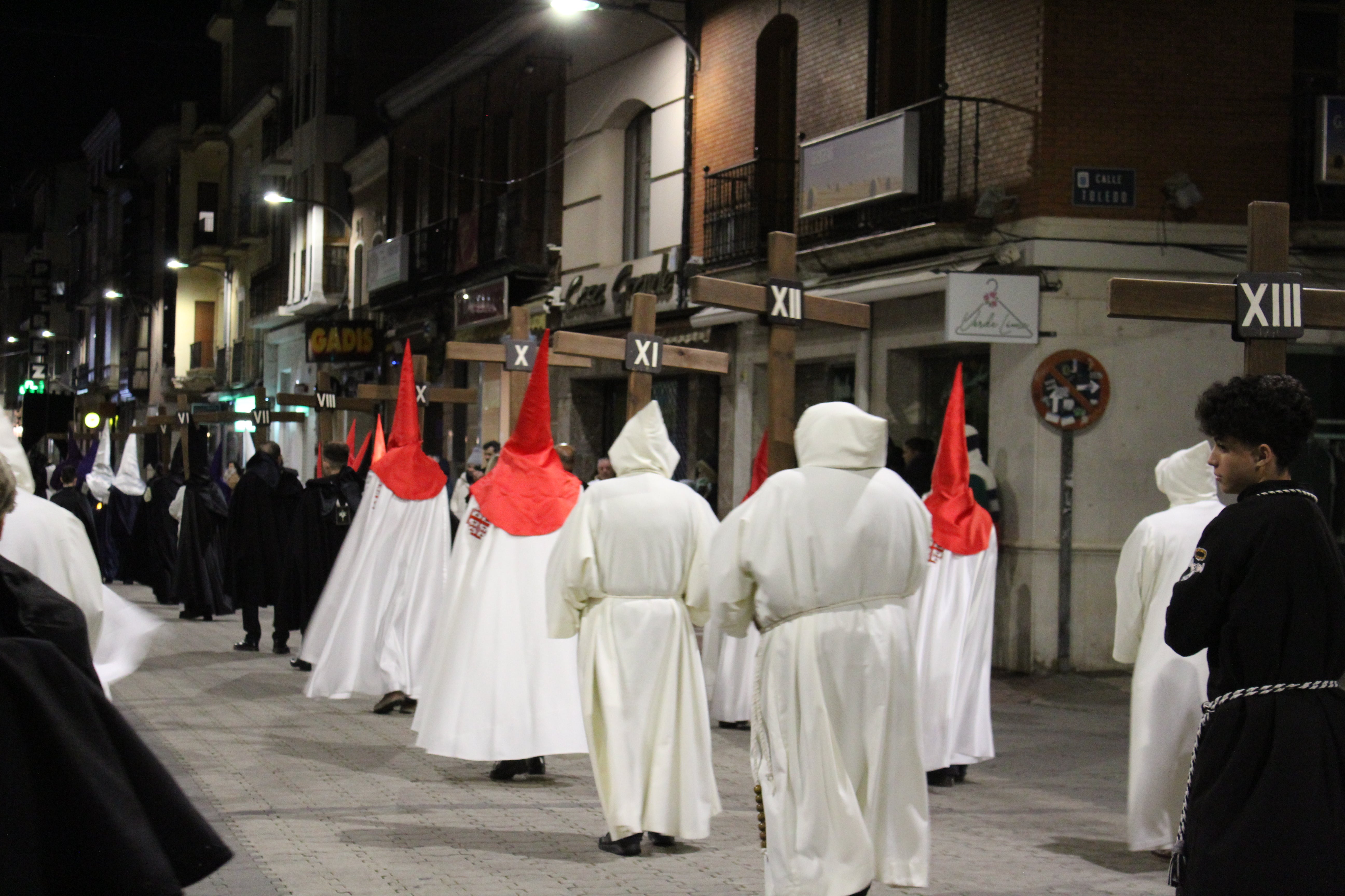 Procesión en la calle Padilla