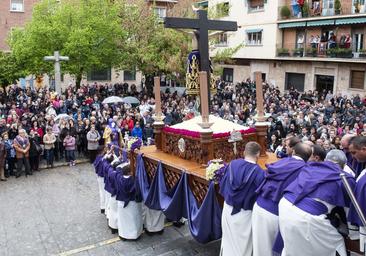 Las cofradías anticipan las salidas del Jueves Santo para esquivar la lluvia