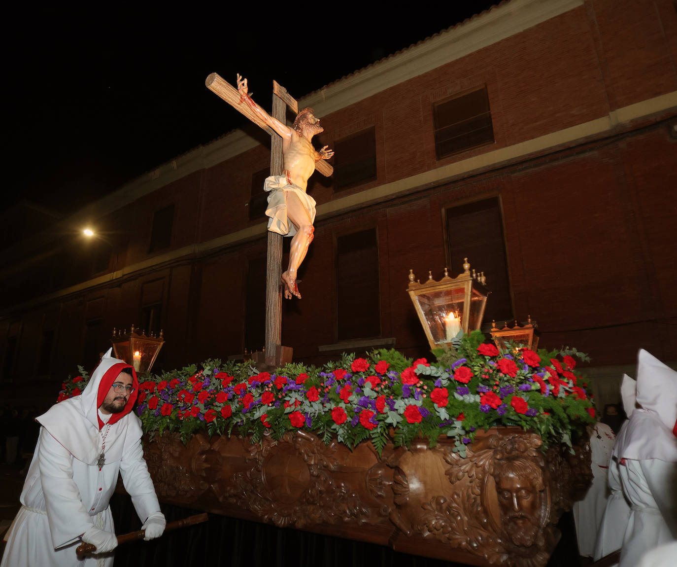 La Quinta Angustia peregrina en la madrugada de Palencia